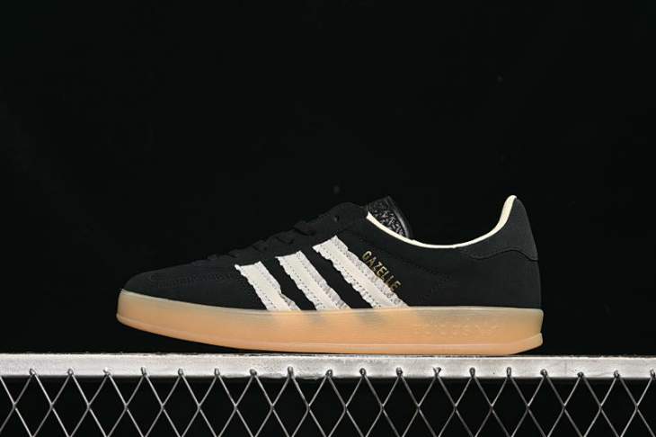 Picture of Adidas Gazelle _SKUfw20759243175814058fw